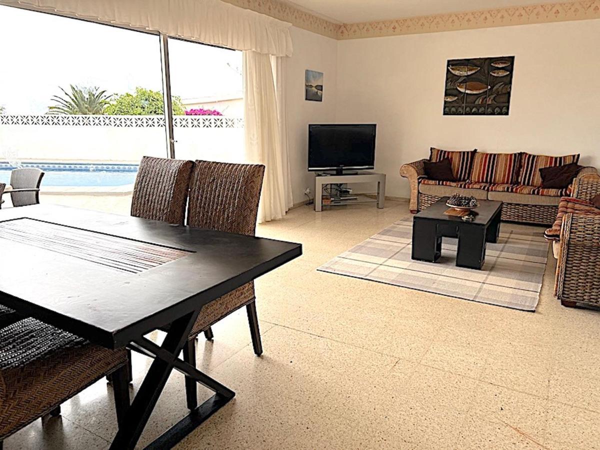 Villa Detached Villa, Private Pool Only 10 Minutes Cristianos