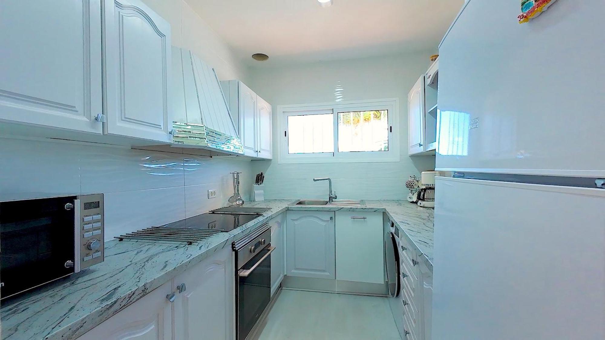 Villa Detached Villa, Private Pool Only 10 Minutes Cristianos *